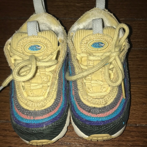 sean weatherspoon sneakers